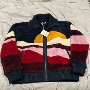 Brand new never worn Faherty zip up with soft Sherpa material. Beautiful!!